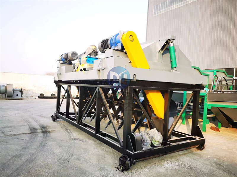 有机肥液压槽式翻抛设备结构中的动力传动装置特点